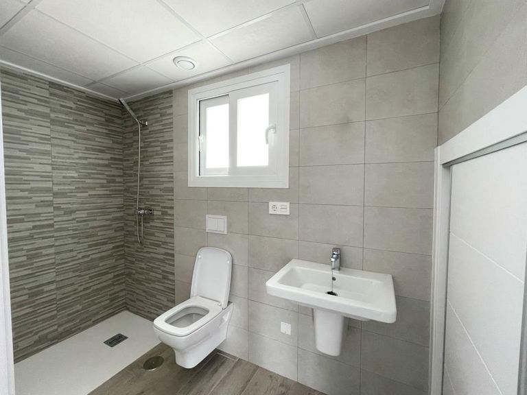 Property thumbnail 8