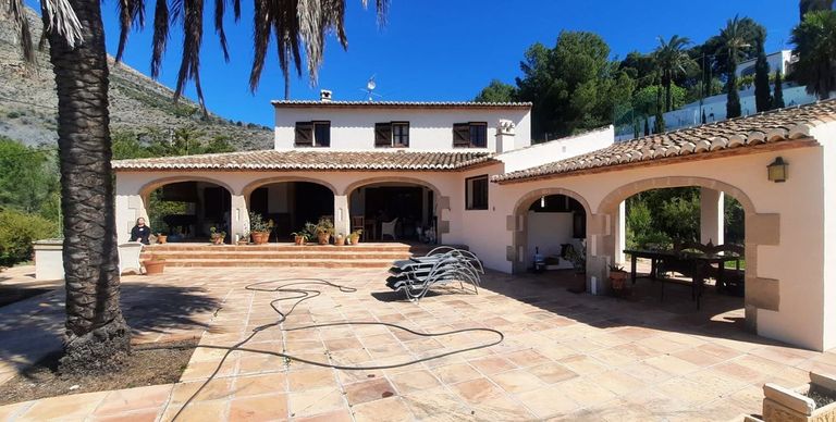 Property thumbnail 4