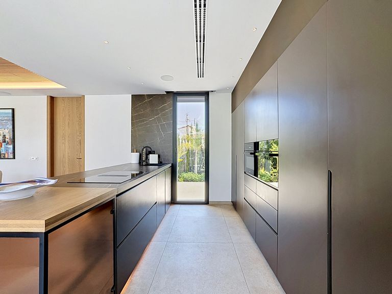 Property thumbnail 13