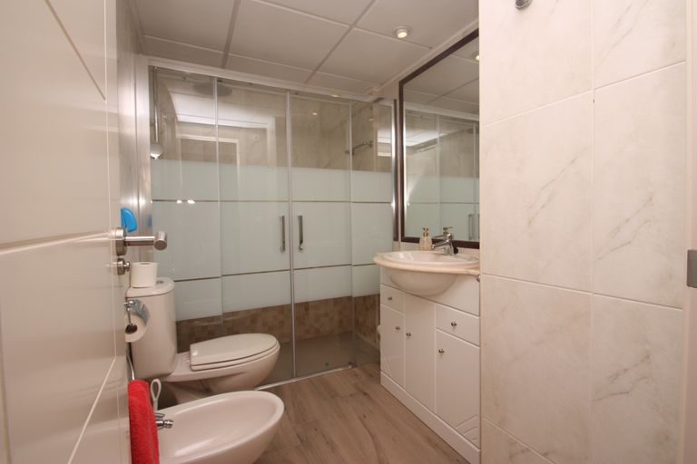Property thumbnail 8