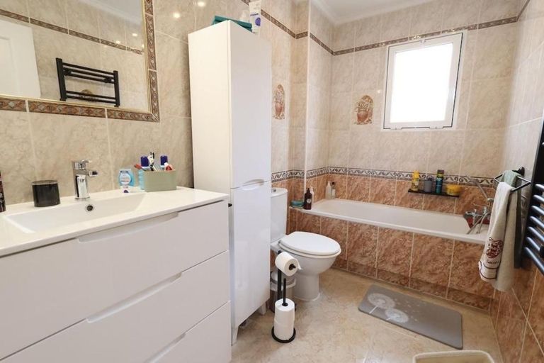 Property thumbnail 9