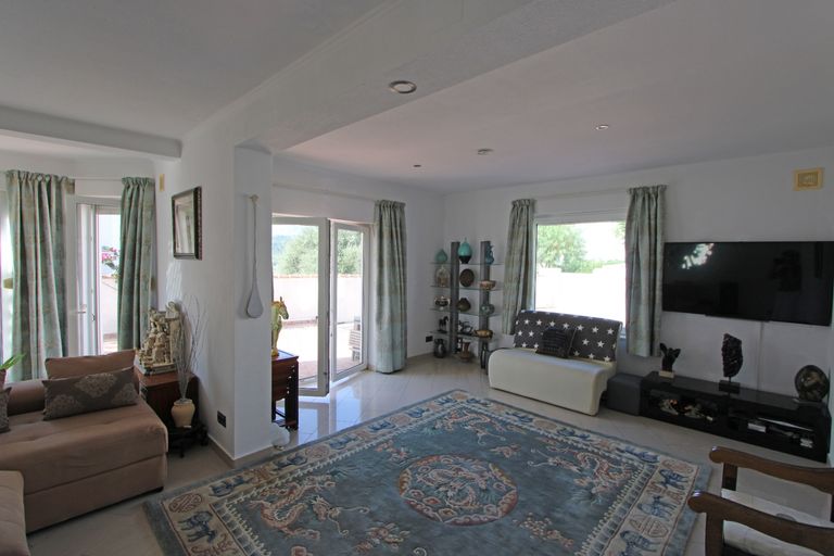 Property thumbnail 12
