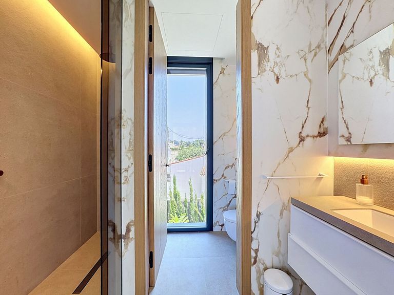 Property thumbnail 33