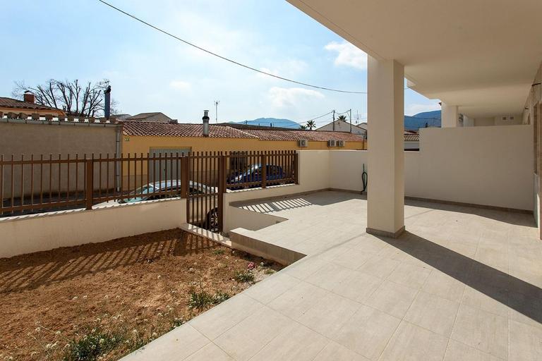 Property thumbnail 9