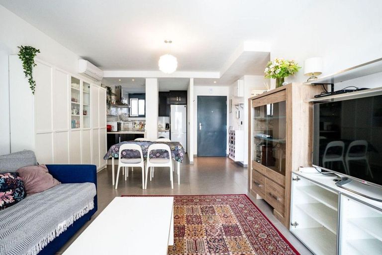 Property thumbnail 2