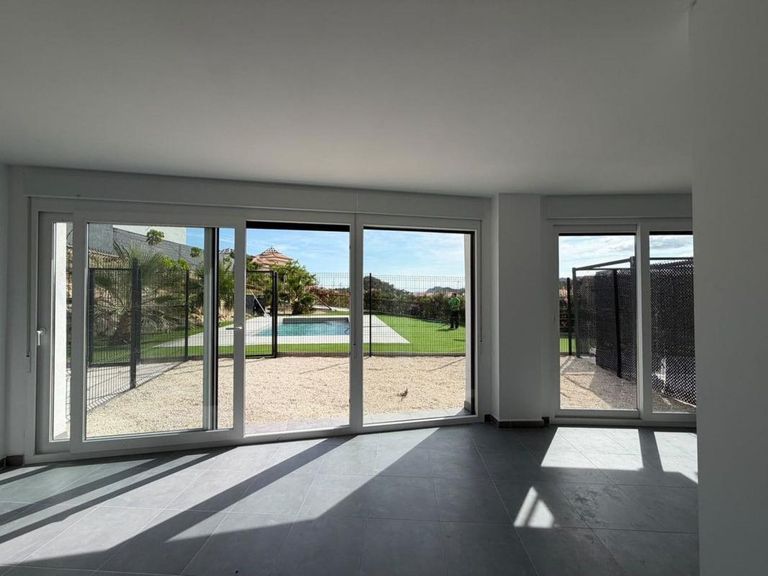 Property thumbnail 2