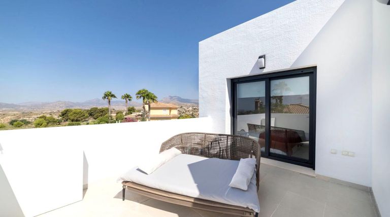 Property thumbnail 4