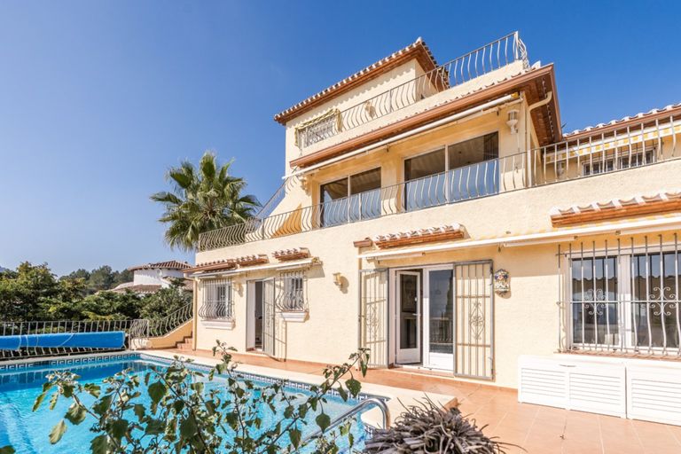 6 bedroom House / Villa in Costa Blanca, Costa Blanca - Property VC68204