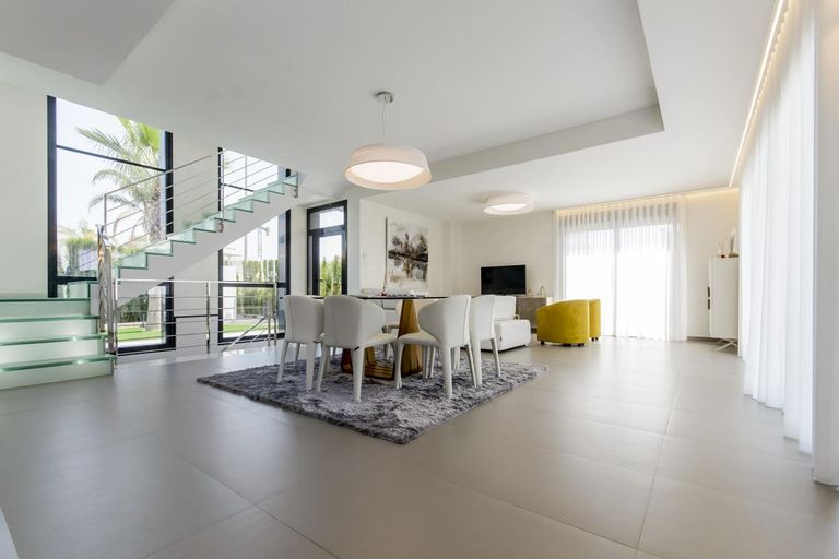 Property thumbnail 11