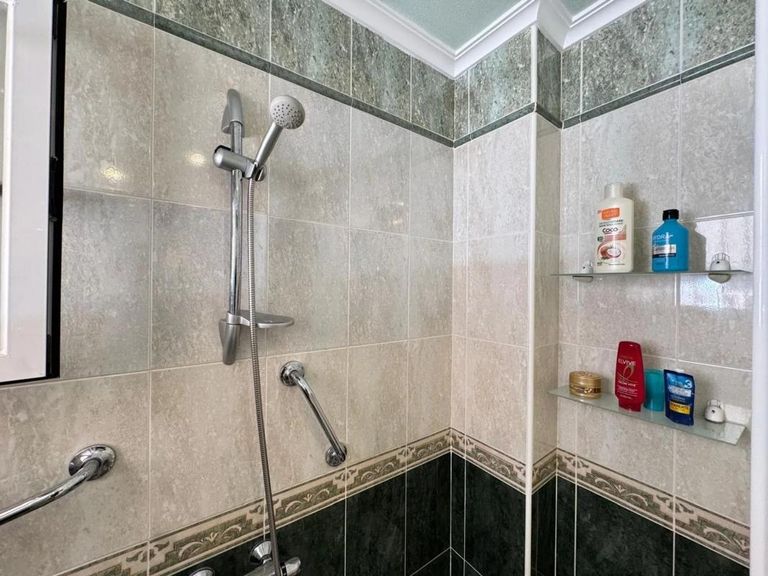 Property thumbnail 11