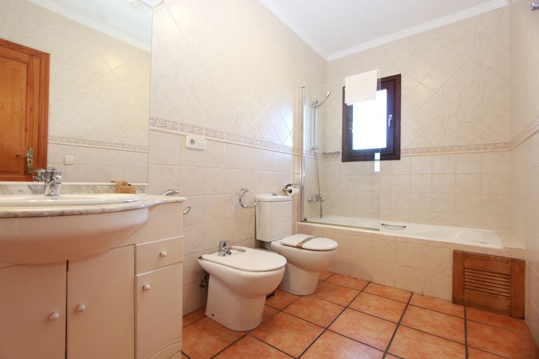 Property thumbnail 9