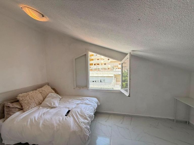 Property thumbnail 16