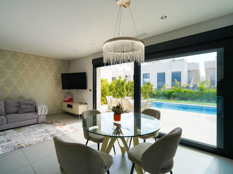 Property thumbnail 8