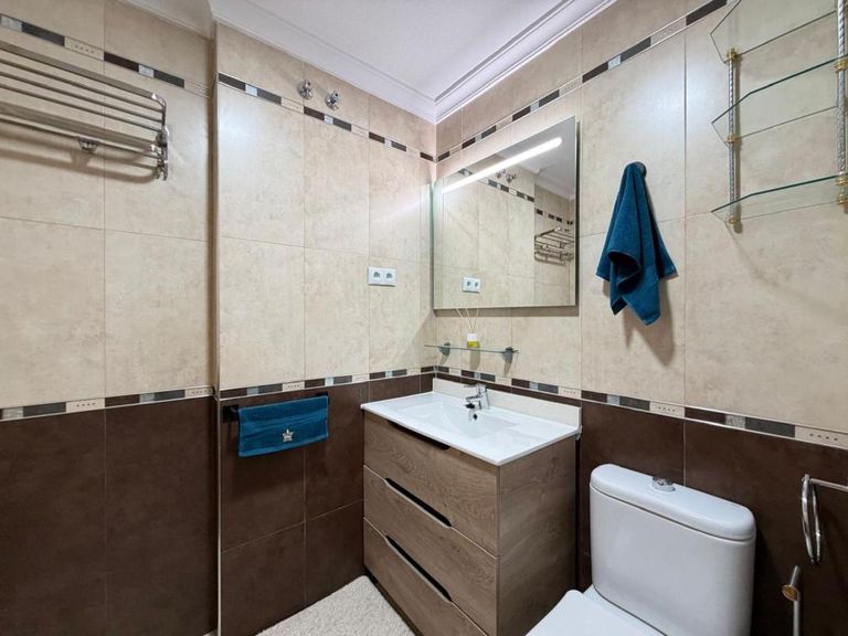 Property thumbnail 6