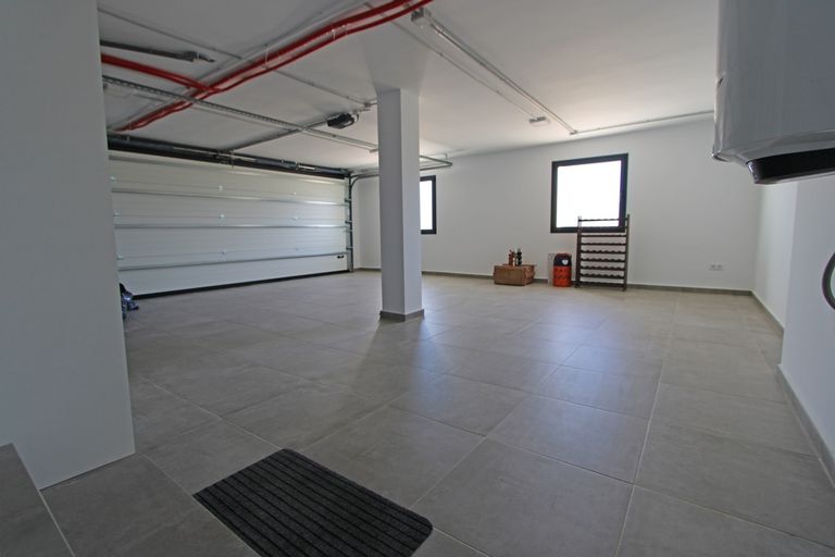 Property thumbnail 32