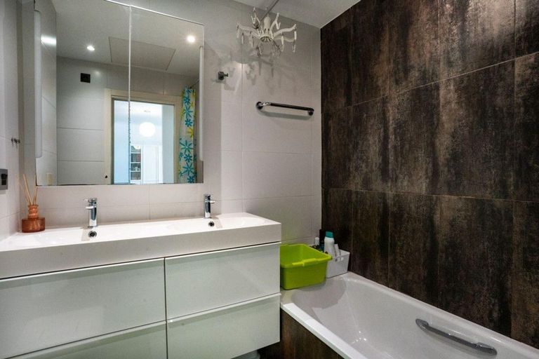 Property thumbnail 7