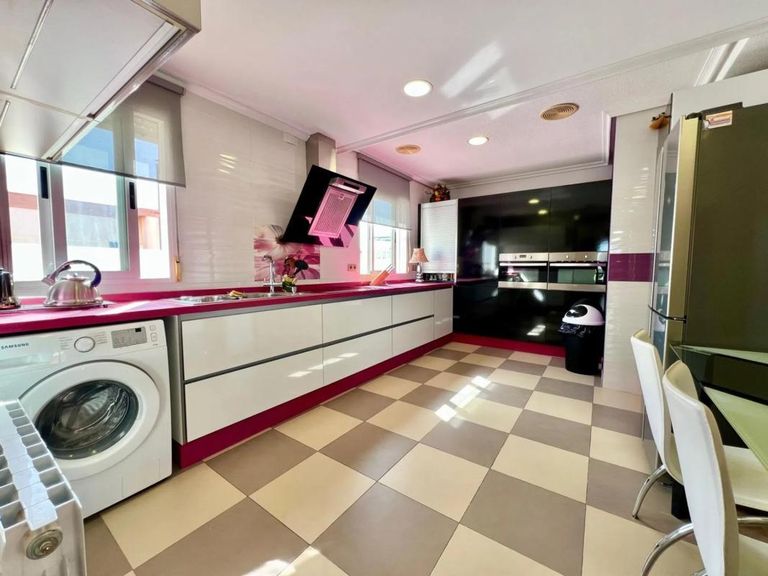 Property thumbnail 9