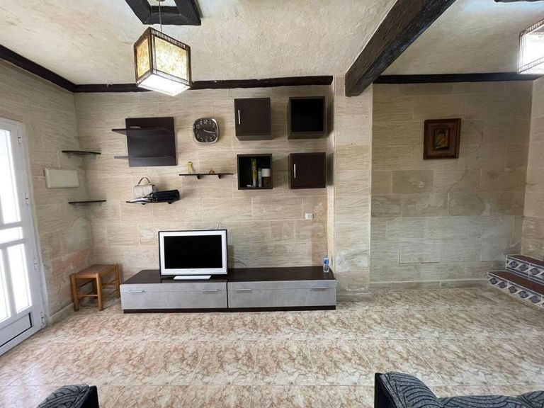 Property thumbnail 1