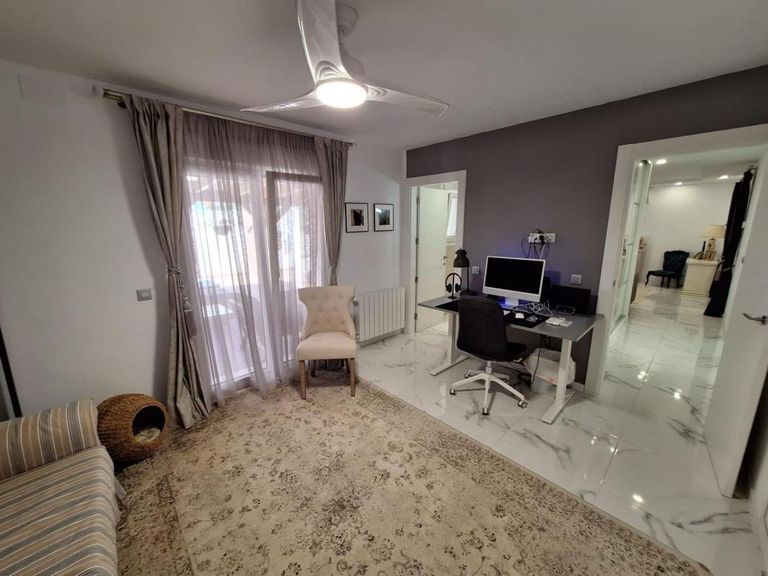 Property thumbnail 18