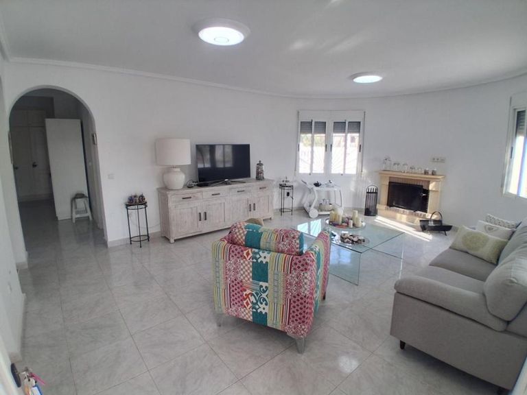 Property thumbnail 8