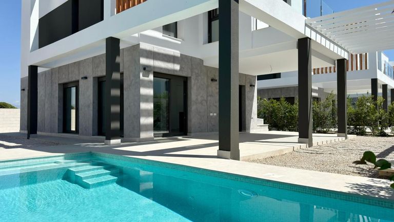 Property thumbnail 12