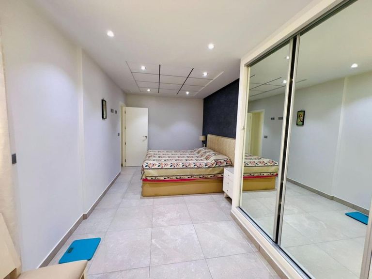 Property thumbnail 7