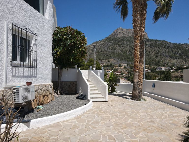 Property thumbnail 3