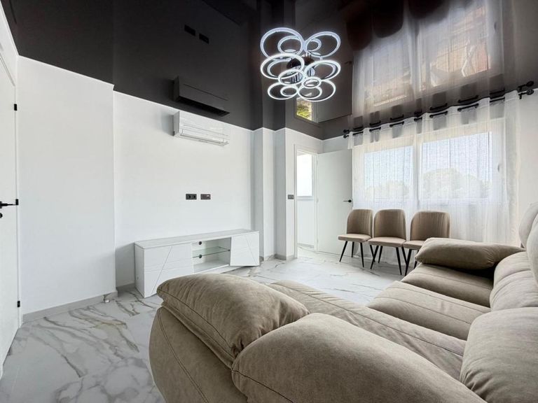 Property thumbnail 1