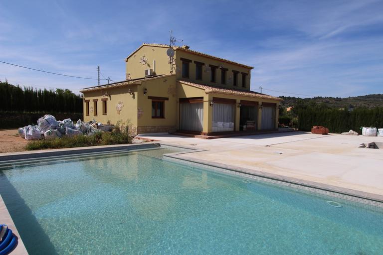 Property thumbnail 2