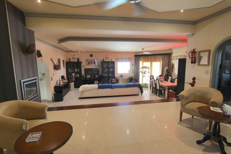 Property thumbnail 11