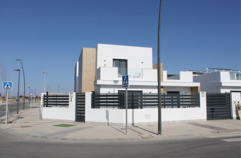 Property thumbnail 1