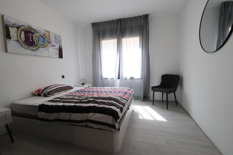 Property thumbnail 8