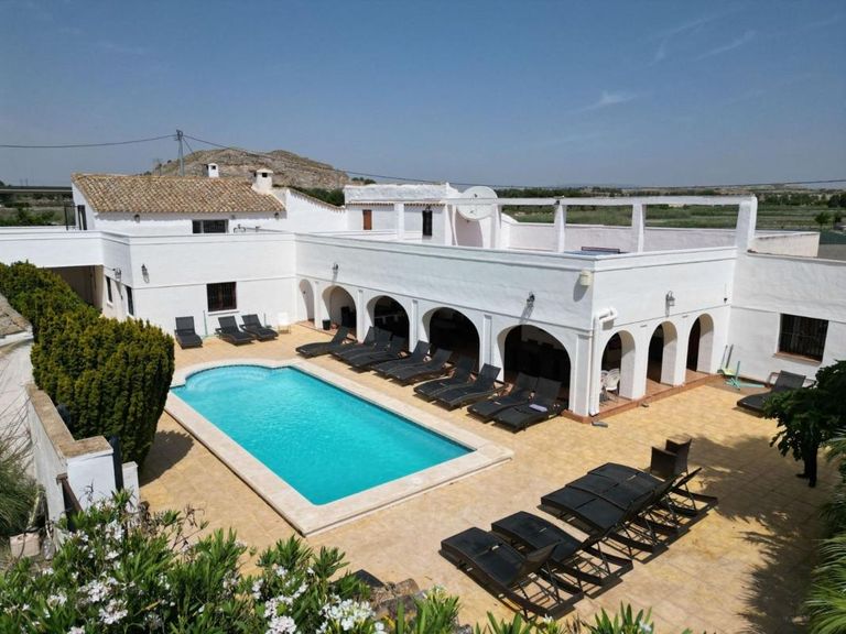 Property thumbnail 1