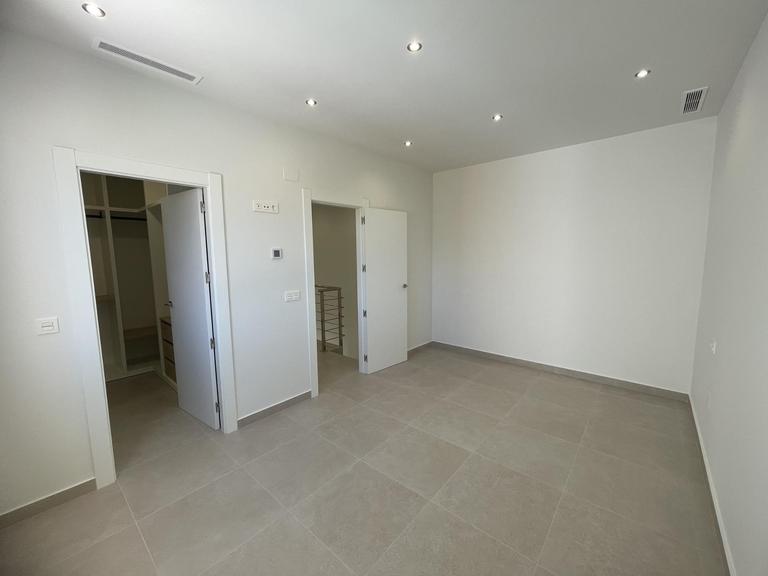 Property thumbnail 24