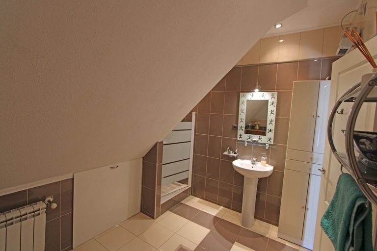 Property thumbnail 24