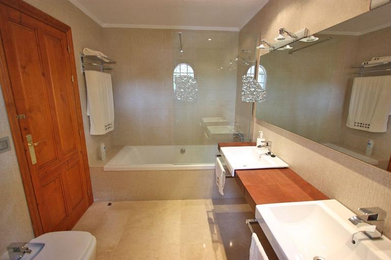 Property thumbnail 13