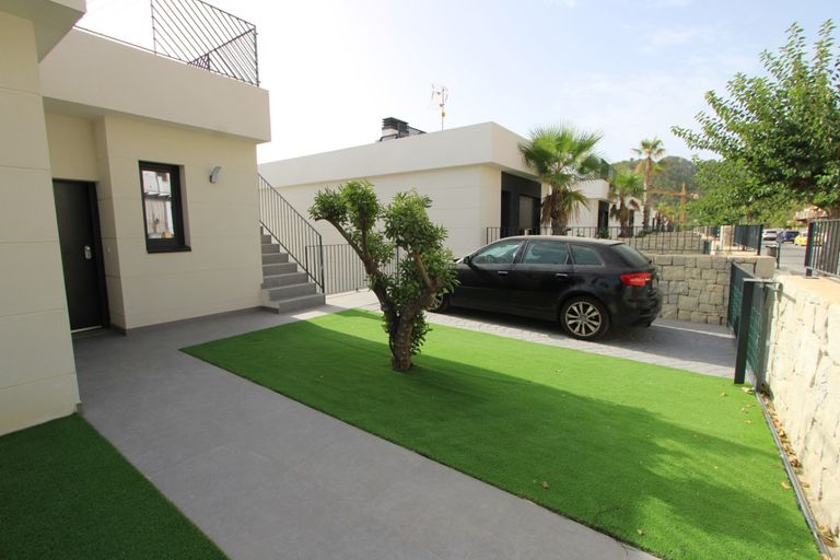 Property thumbnail 2