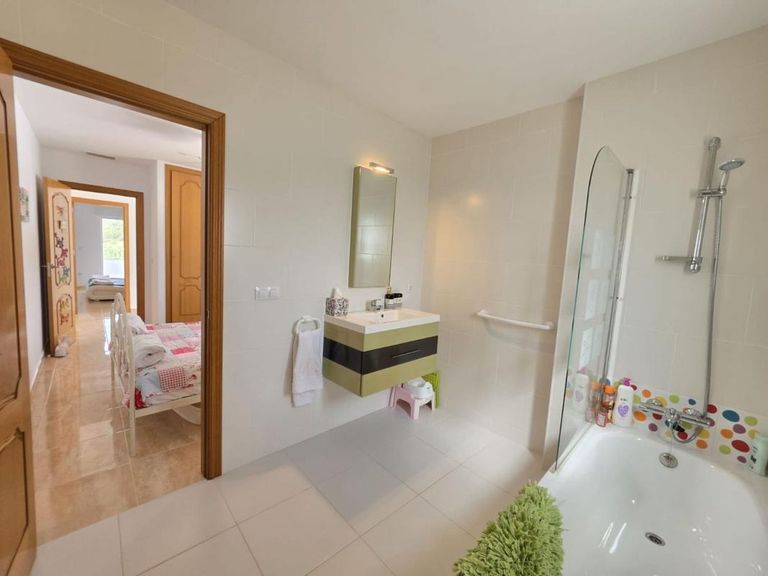 Property thumbnail 24
