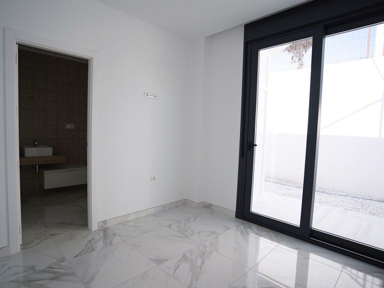 Property thumbnail 13