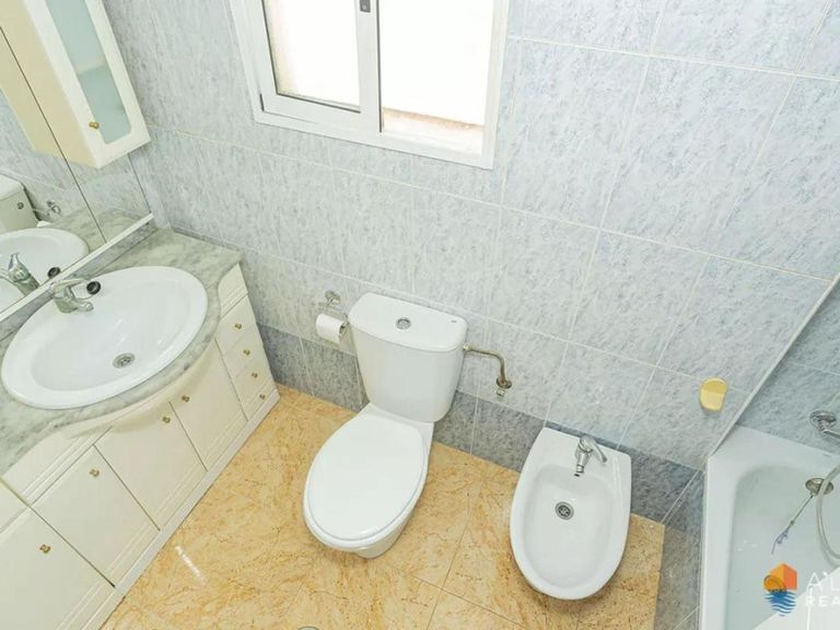 Property thumbnail 9