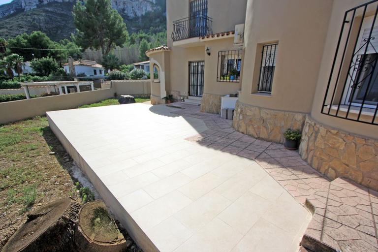 Property thumbnail 6
