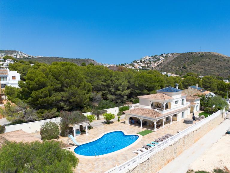 Property thumbnail 2