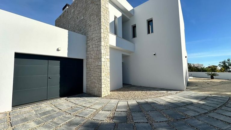 4 bedroom House / Villa in Costa Blanca, Costa Blanca - Property VC602796