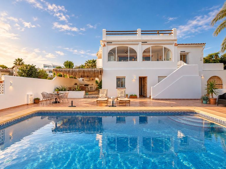 4 bedroom House / Villa in Costa Blanca, Costa Blanca - Property VC14819