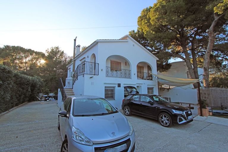 Property thumbnail 2