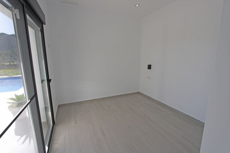Property thumbnail 17