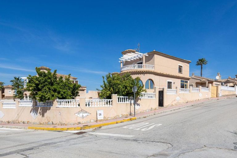 5 bedroom House / Villa in Costa Blanca, Costa Blanca - Property VC521397