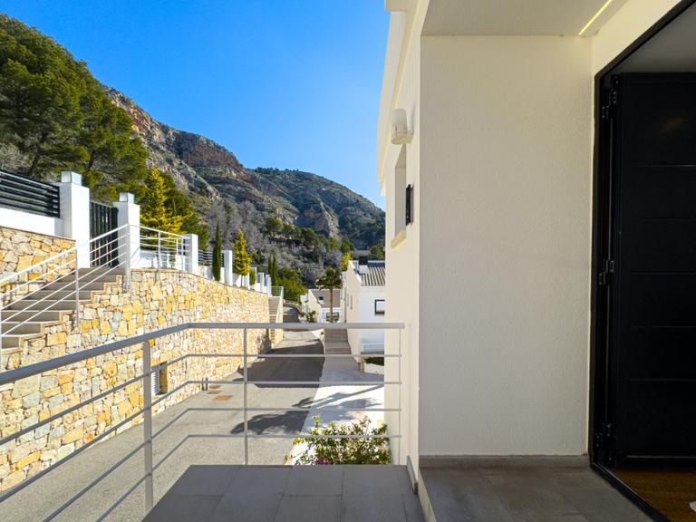 Property thumbnail 3