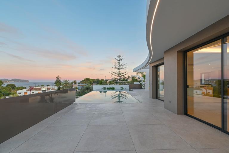 Property thumbnail 2