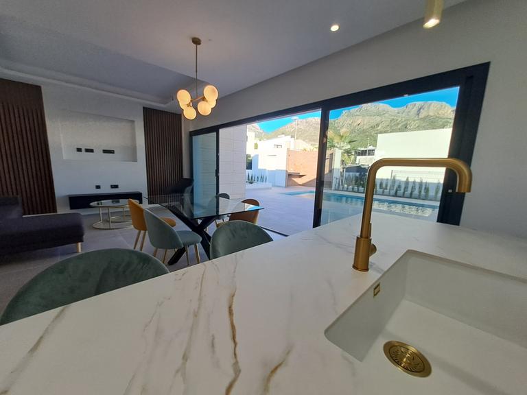 Property thumbnail 14